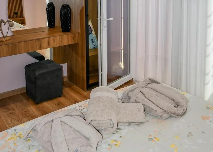 Hata Luxury Шкодер